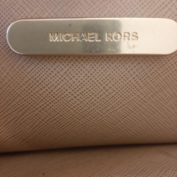 Authentic Michael Kors Purse - Picture 4 of 8